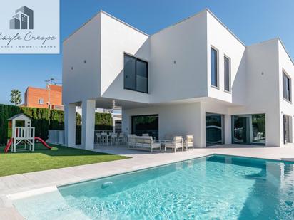 Piscina de Casa o xalet en venda en Peligros amb Aire condicionat, Calefacció i Terrassa