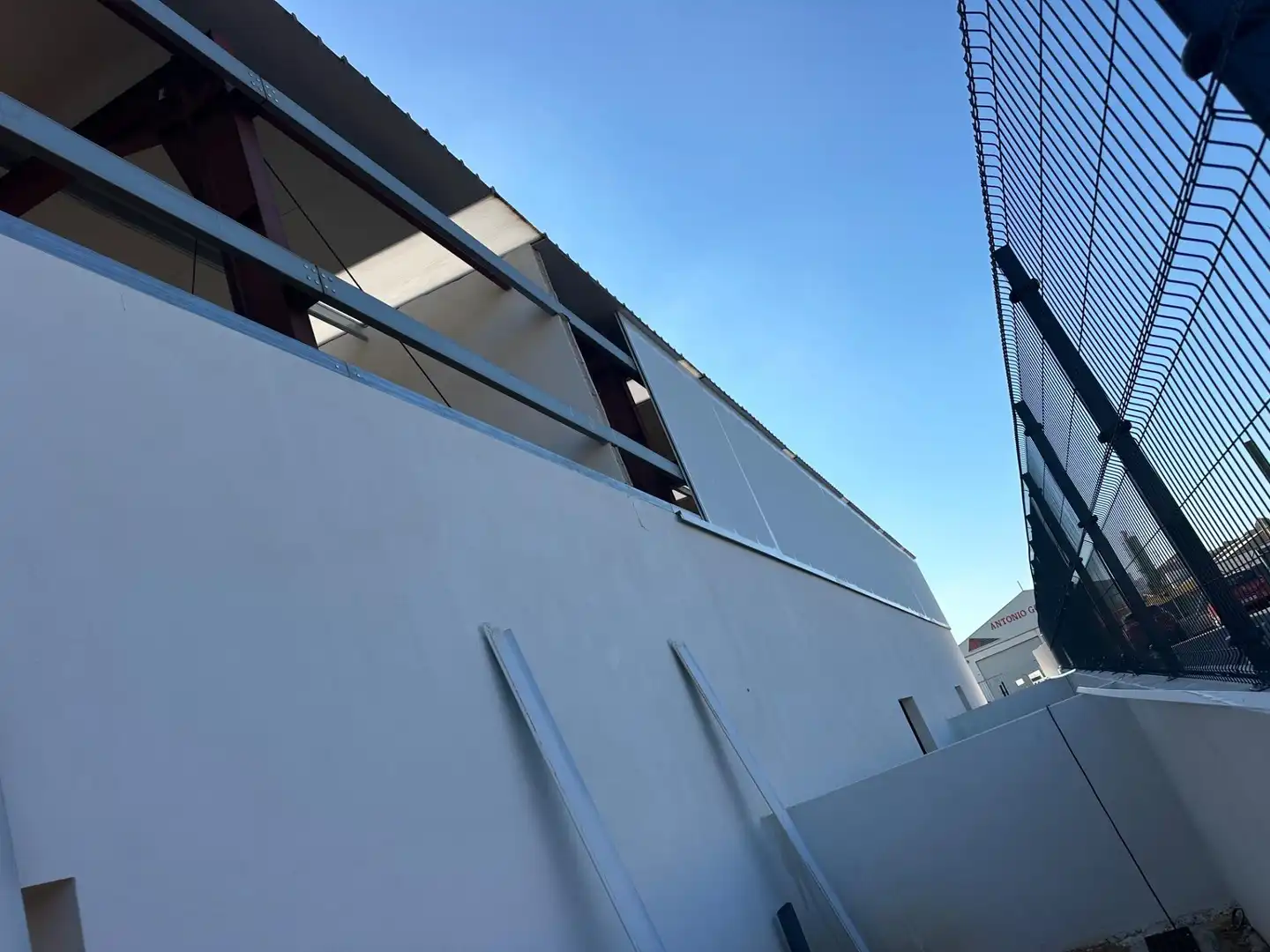 Vista exterior de Nave industrial de alquiler en Es Mercadal