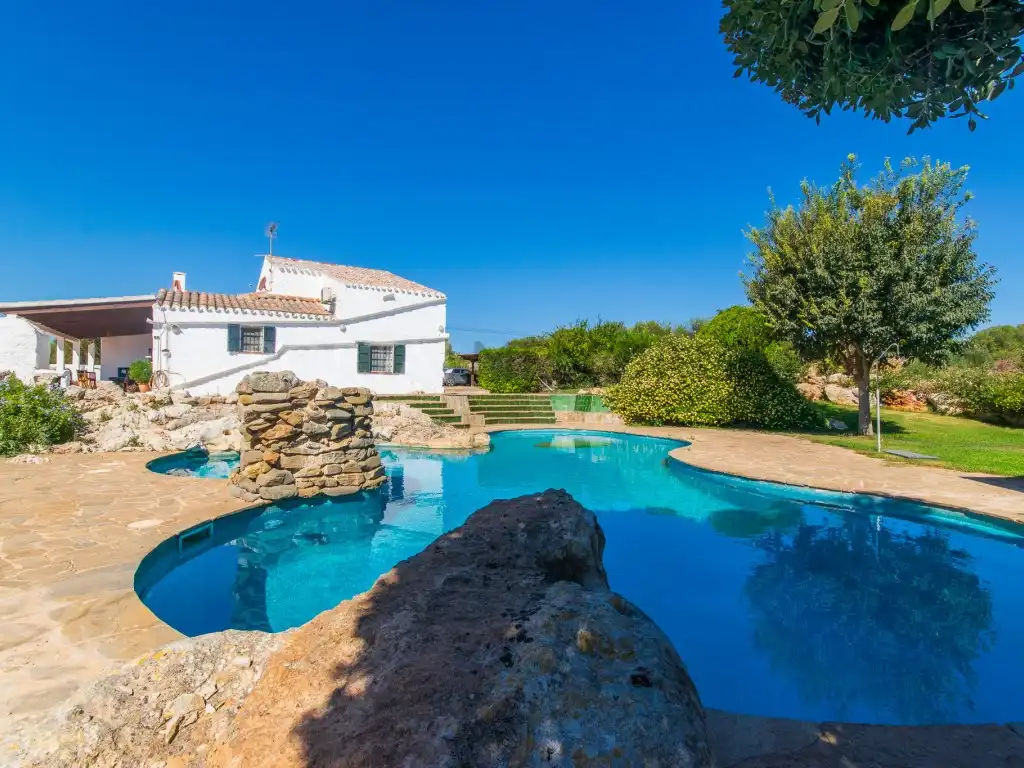 Casa rústica amb piscina en venda a Ferreries poble, imagen 47