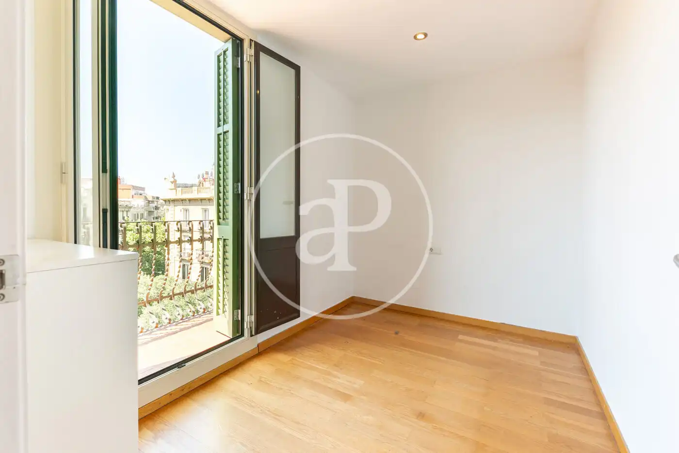 Schlafzimmer von Dachboden zum Verkauf in Barcelona mit Klimaanlage, Heizung und Terrasse