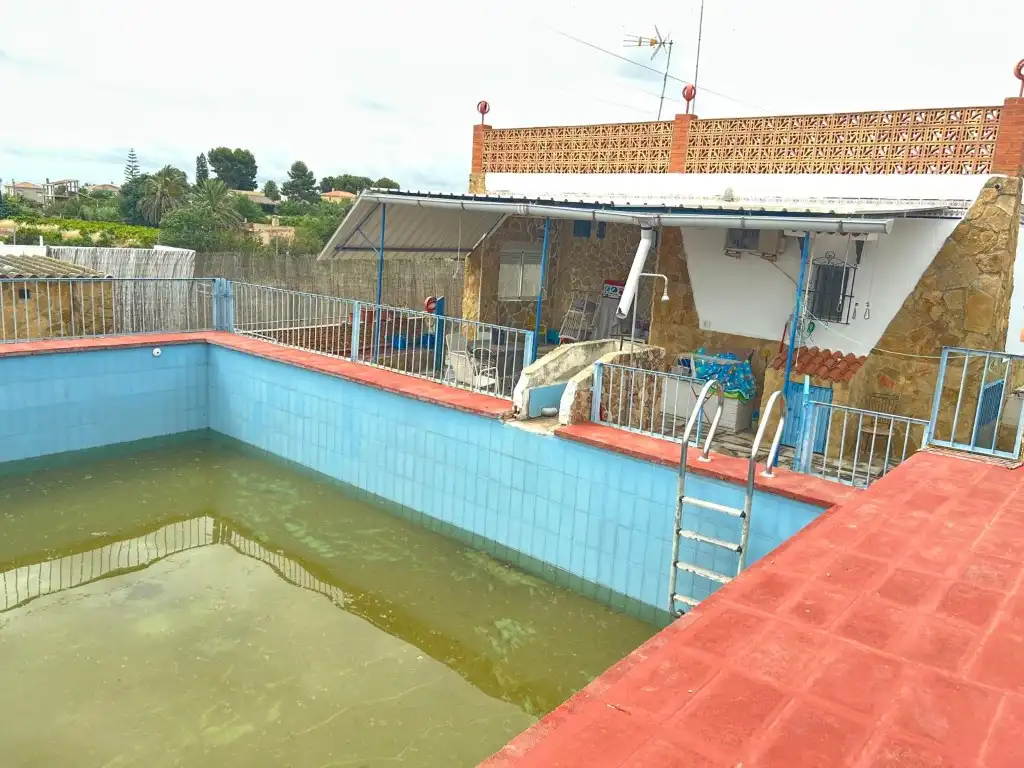 Piscina de Finca rústica en venda en Sagunto / Sagunt