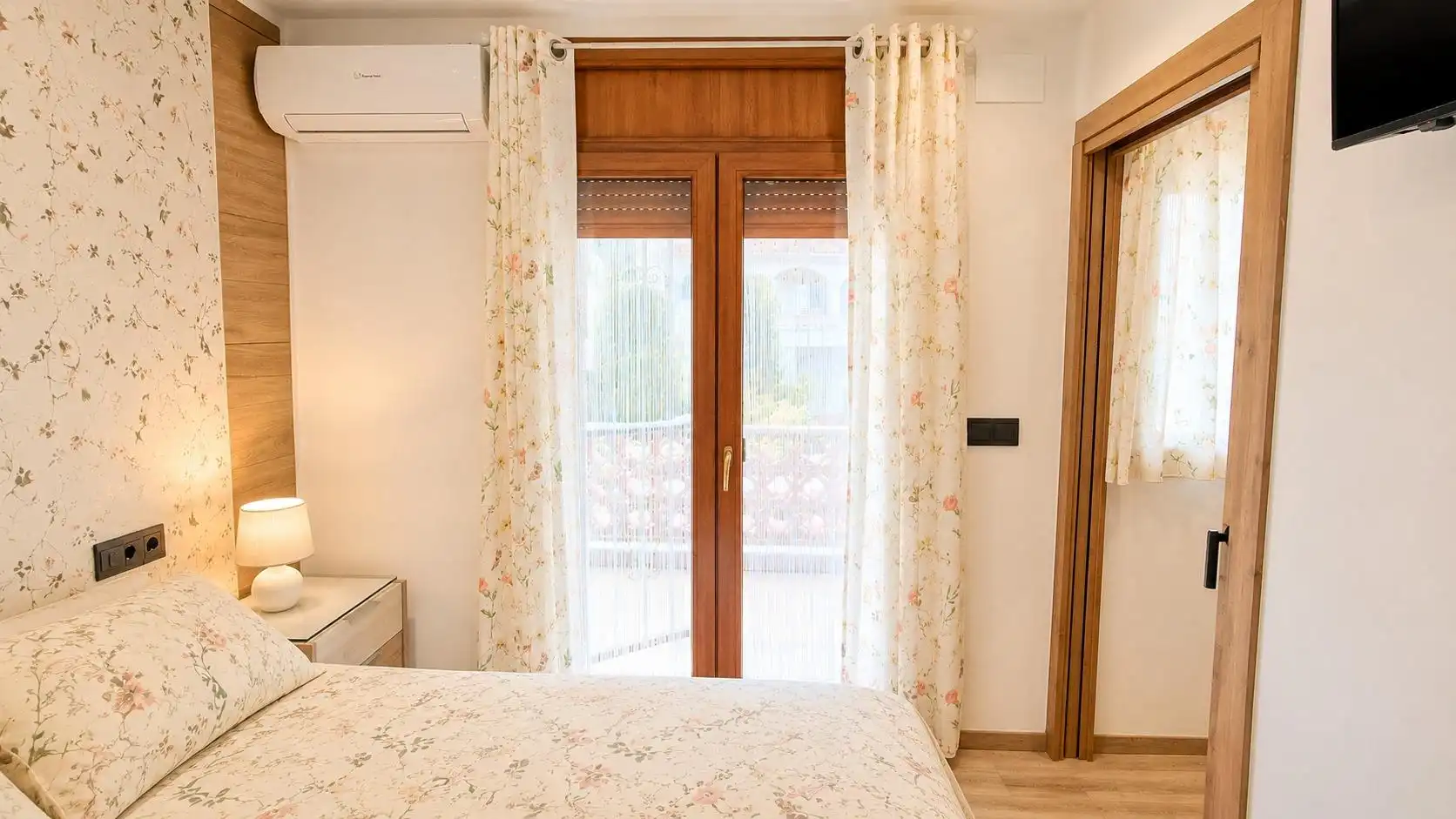 Habitación de Casa o chalet de alquiler en Roses con Aire acondicionado, Jardín privado y Terraza