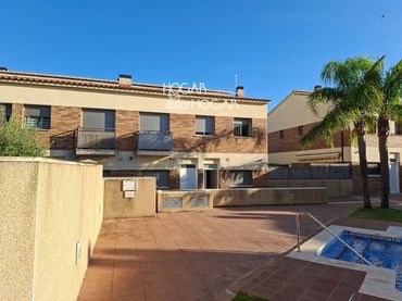 Adossat amb piscina en venda a Doctor Ramon i Cajal