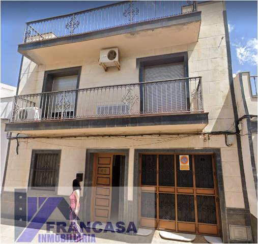Casa-chalet en Venta en Centro - Doña Mercedes