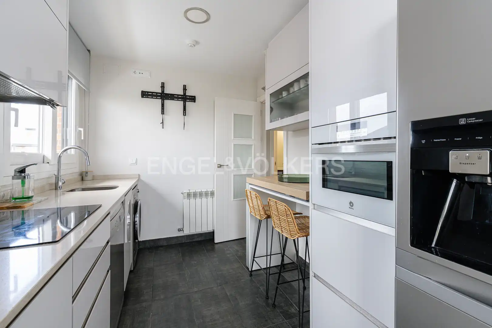 Kitchen of Attic for sale in Majadahonda  with Air Conditioner, Heating and Terrace