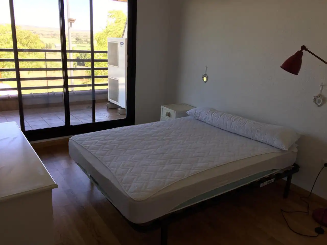 Habitación de Casa o chalet de alquiler en Villanueva de Gállego con Aire acondicionado, Calefacción y Jardín privado