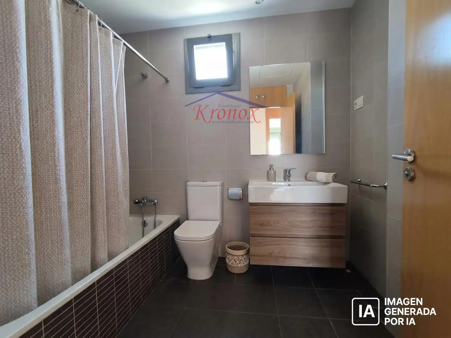 Baño de Ático en venta en Pinto con Calefacción, Terraza y Trastero