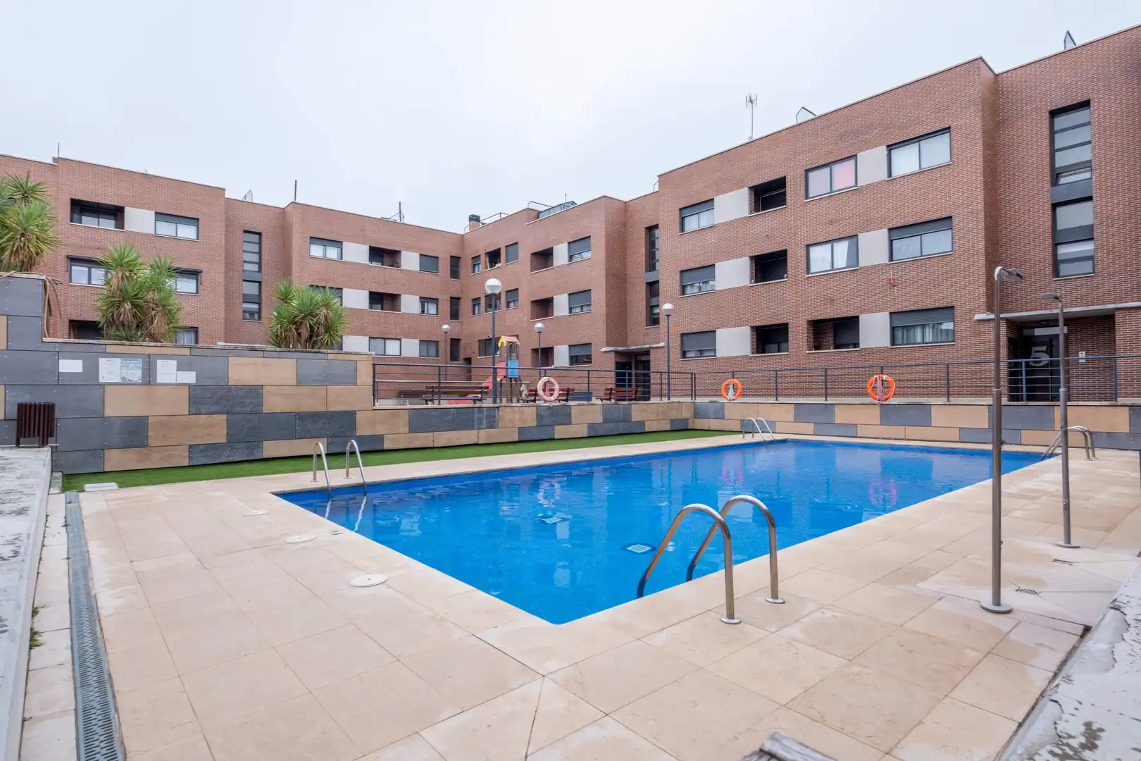 Piscina de Piso en venta en Cadrete con Jardín privado, Terraza y Trastero