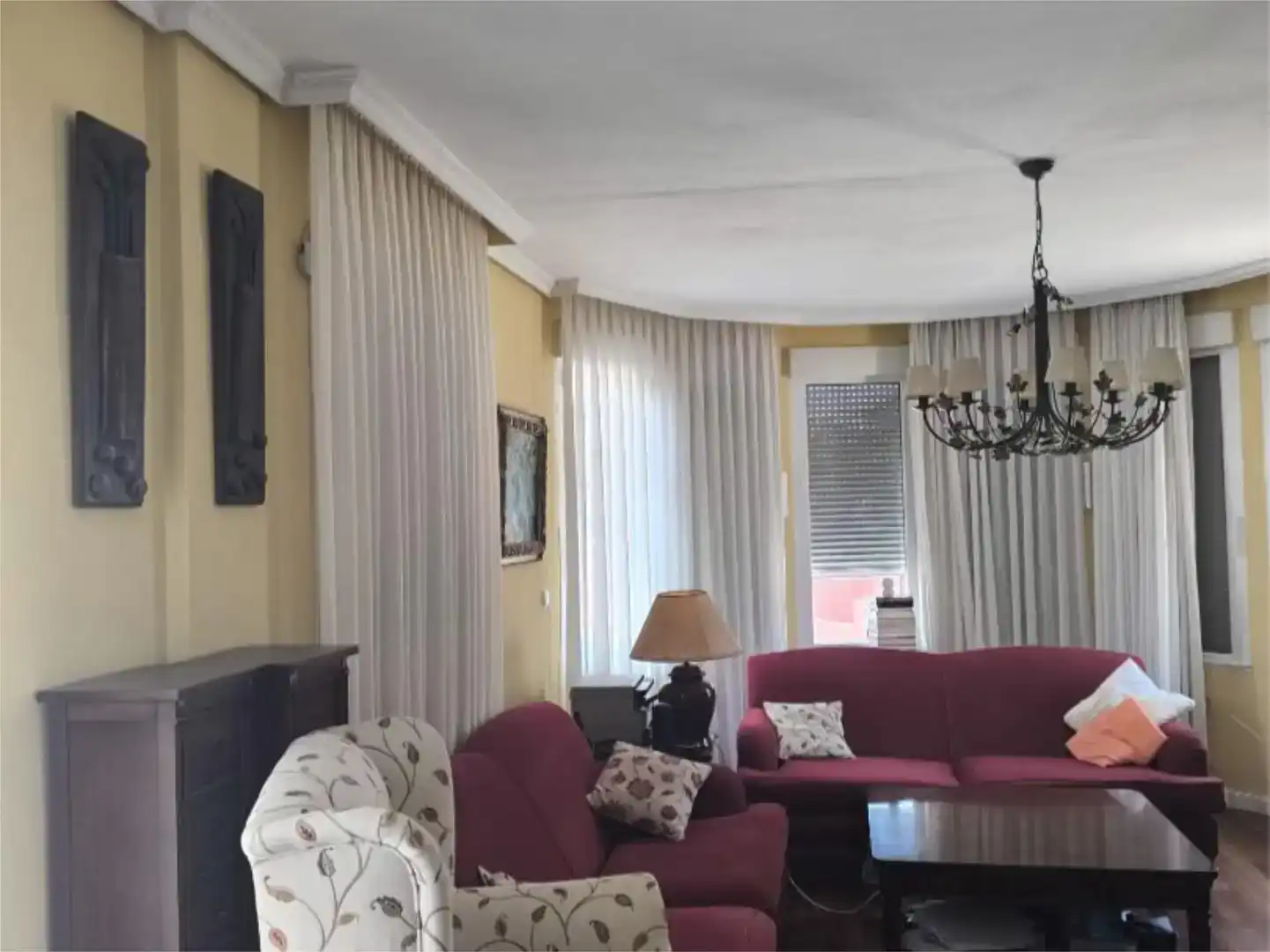 Wohnzimmer von Wohnung zum Verkauf in Torrelodones mit Klimaanlage, Schwimmbad und Balkon