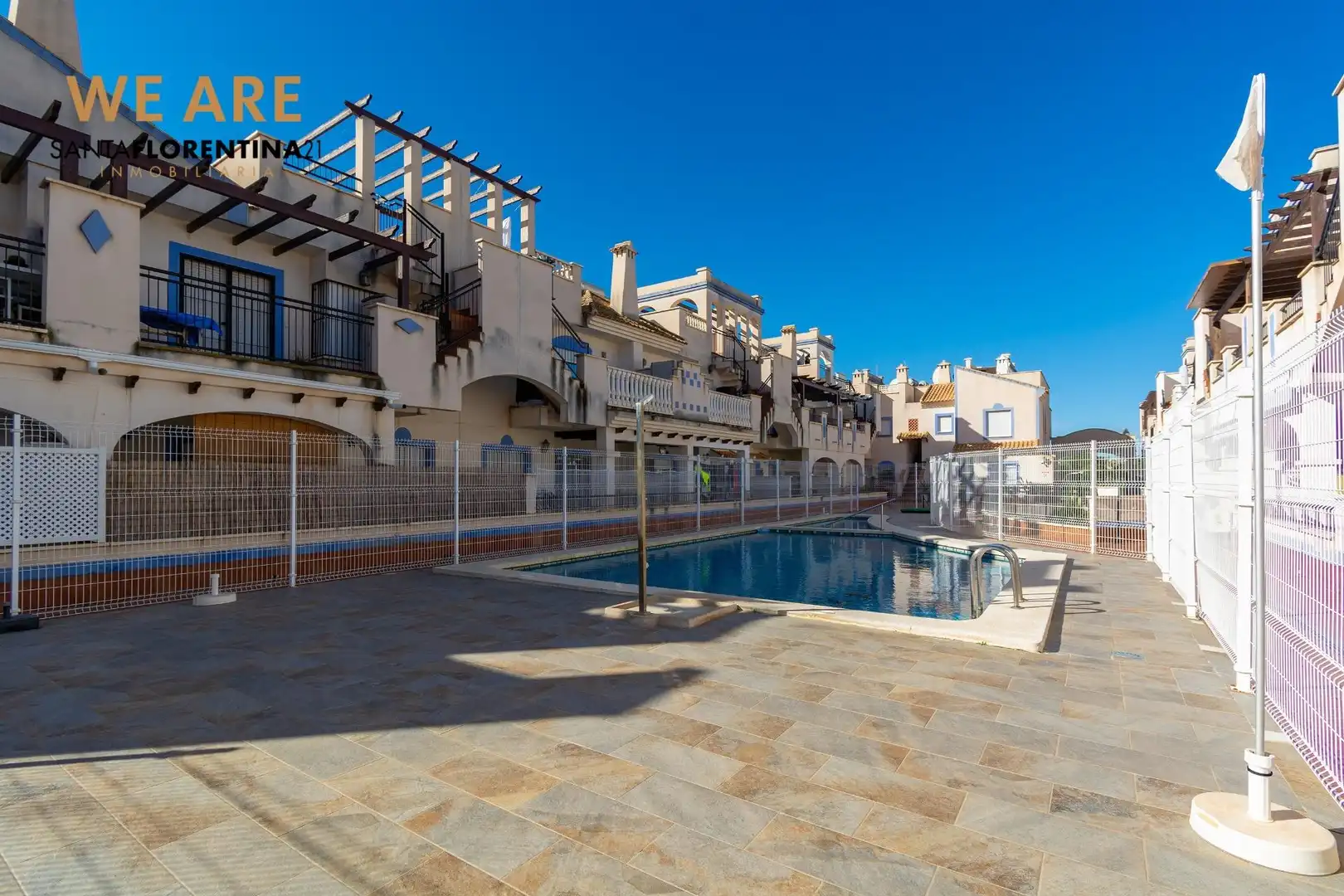 Vista exterior de Piso en venta en Cartagena con Trastero, Amueblado y Piscina comunitaria