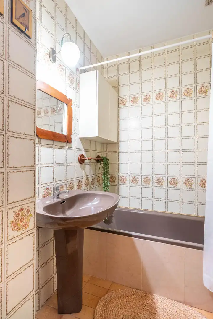 Bany de Pis en venda en Oviedo  amb Calefacció i Parquet