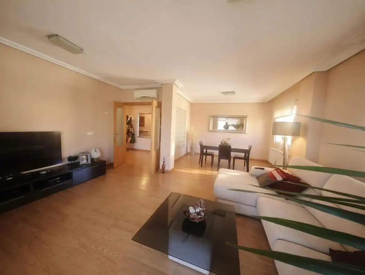 Sala de estar de Piso en venta en Plasencia con Aire acondicionado, Terraza y Amueblado