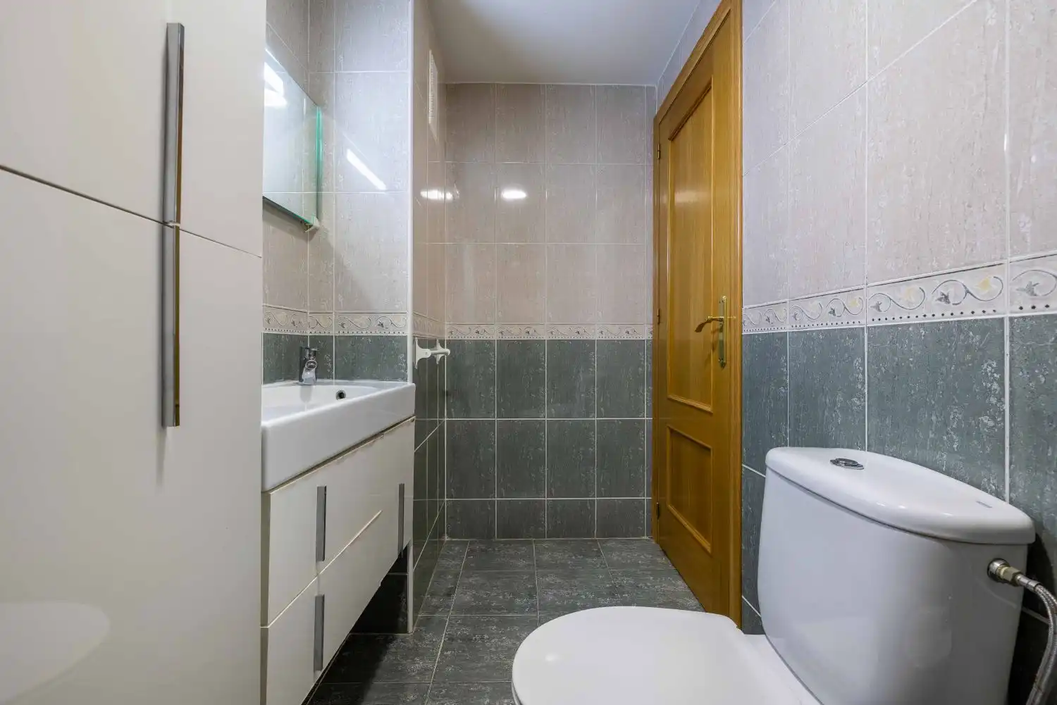 Bathroom of Flat for sale in Murcia  with Air Conditioner, Heating and Furnished