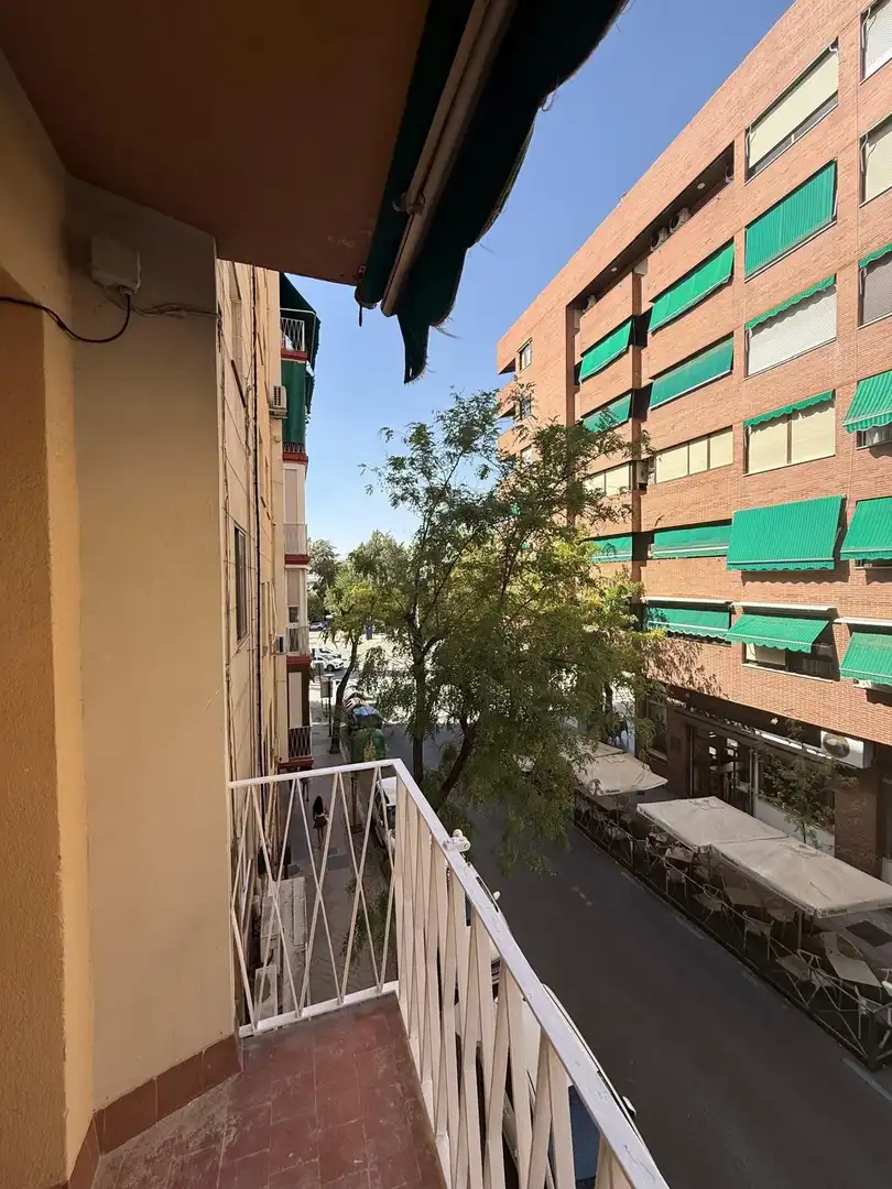 Terrassa de Pis de lloguer en Granada amb Calefacció, Terrassa i Moblat
