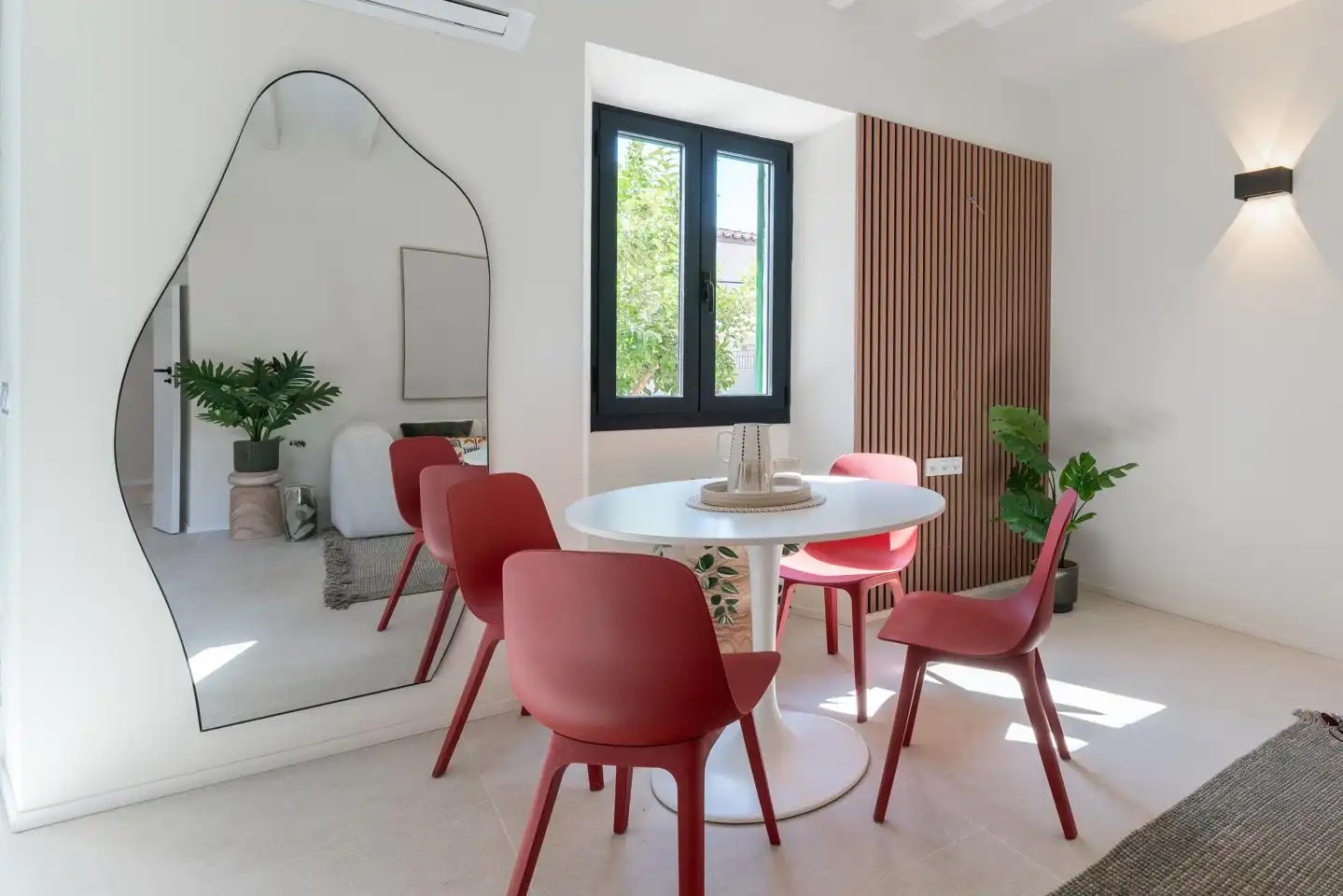 Menjador de Casa o xalet en venda en  Palma de Mallorca amb Aire condicionat, Jardí privat i Terrassa