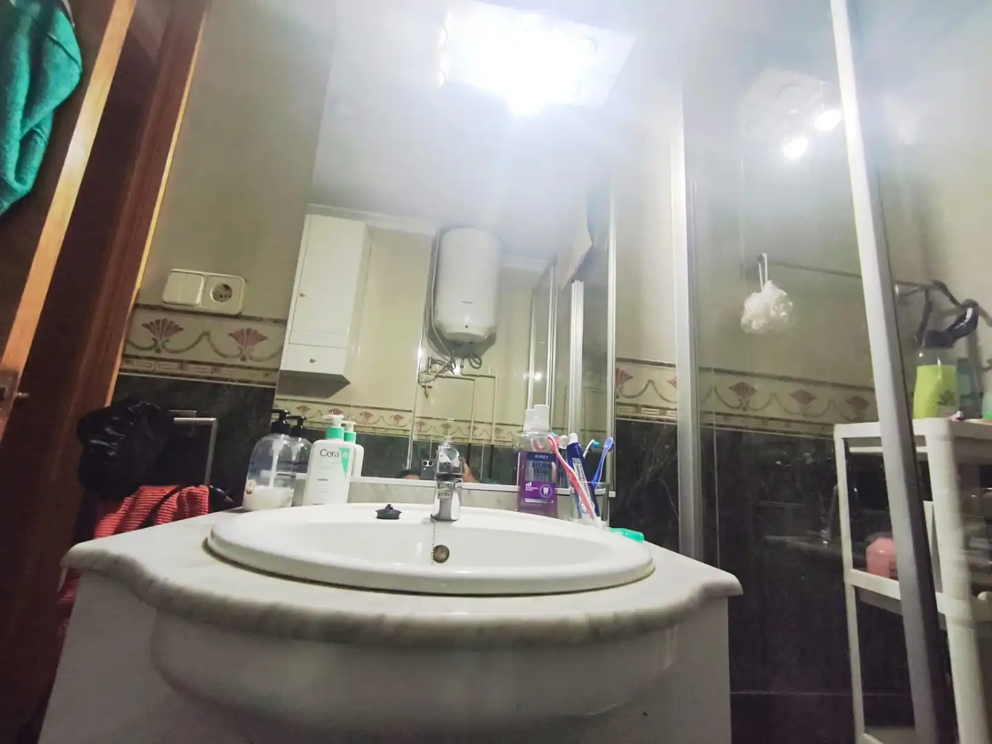 Baño de Piso en venta en Valencia con Horno y Lavadora