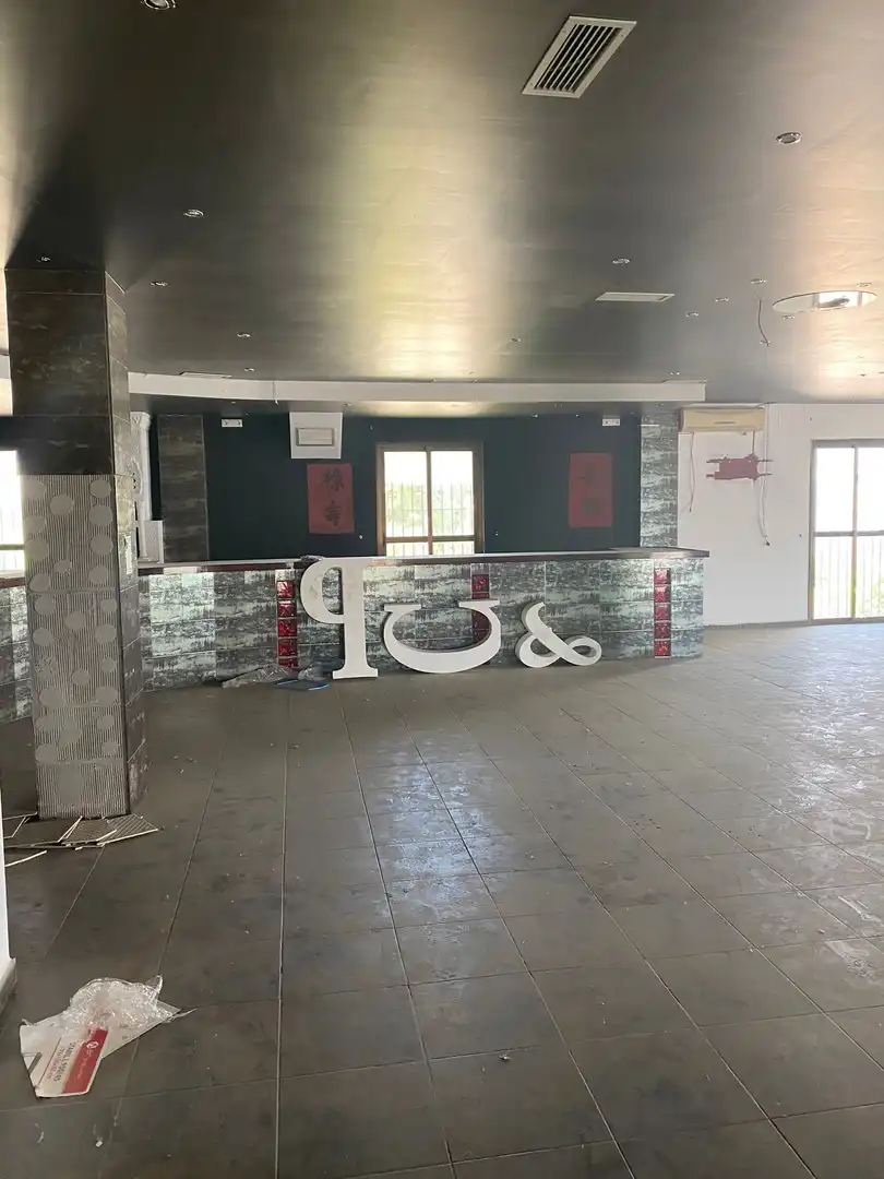 Local en venda en Espartinas amb Aire condicionat i Calefacció