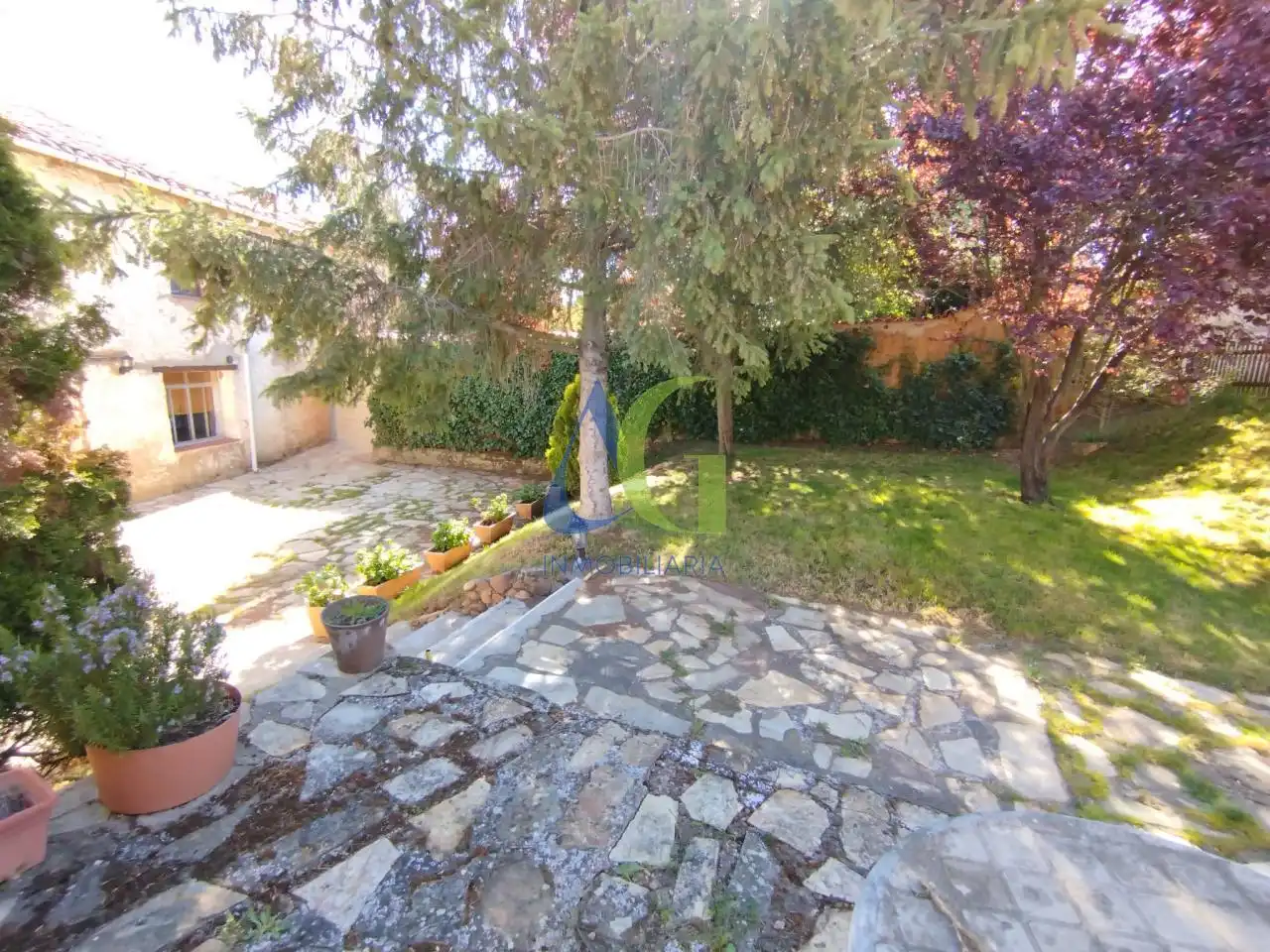 Jardín de Casa o chalet en venta en Santovenia de la Valdoncina con Calefacción, Jardín privado y Parquet