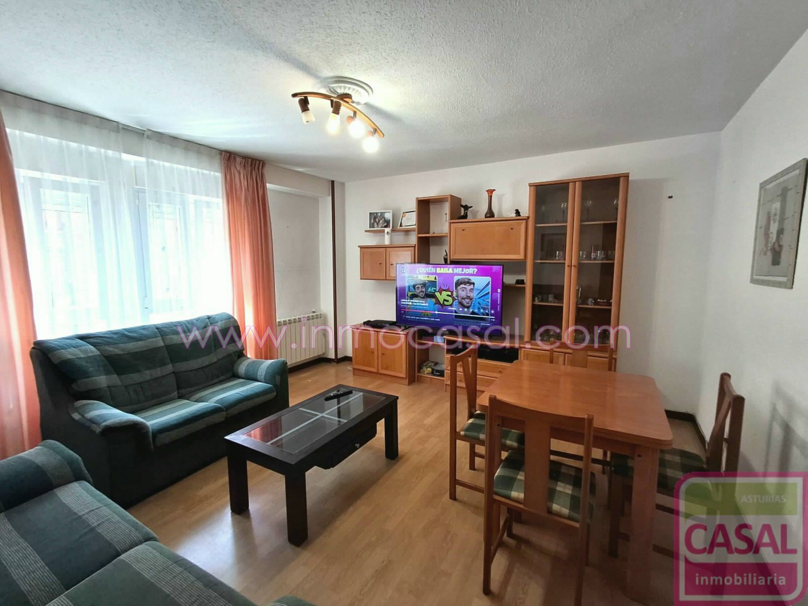 Sala d'estar de Pis en venda en Avilés amb Calefacció