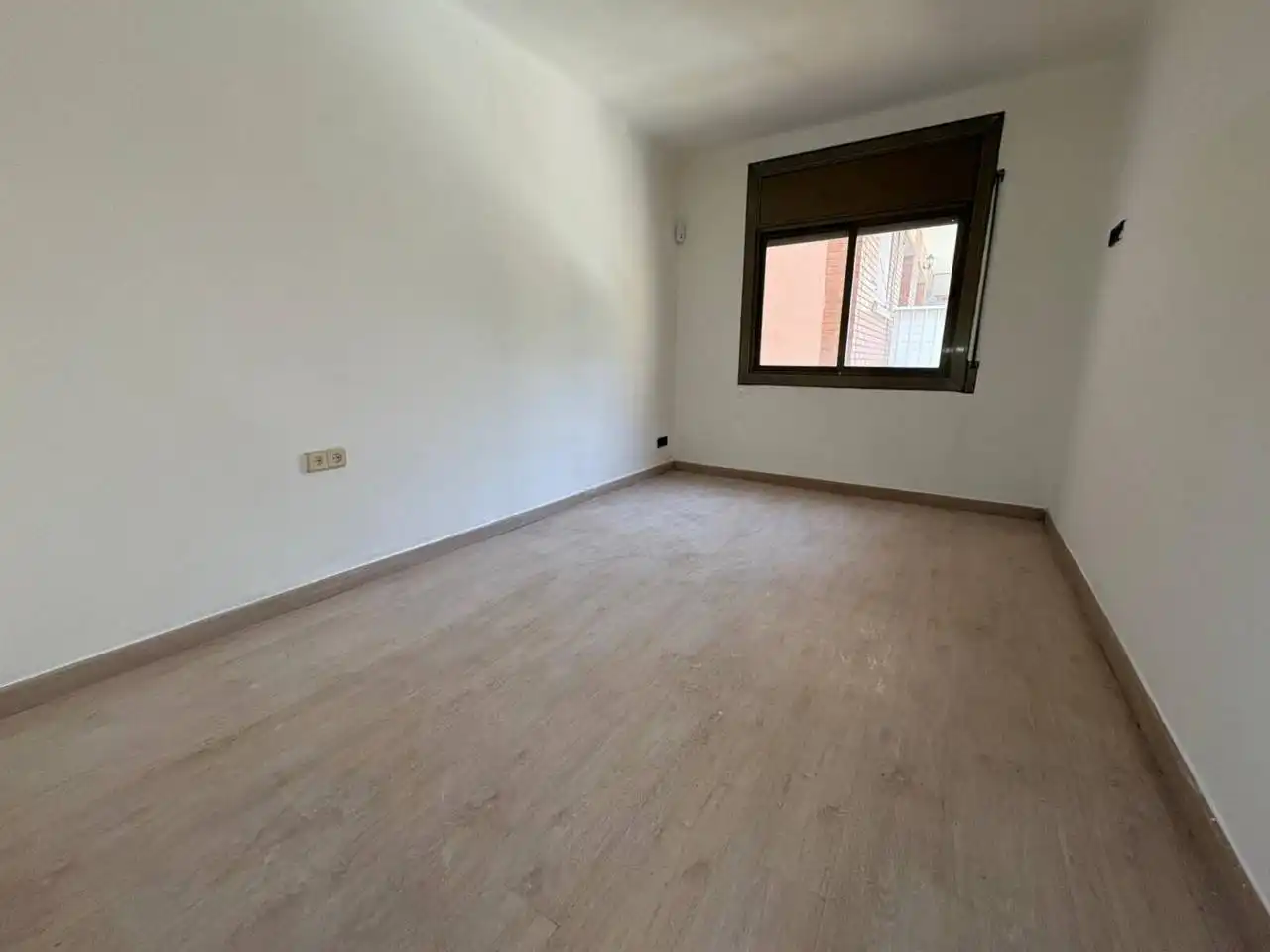 Dormitori de Pis en venda en Viladecans amb Aire condicionat, Parquet i Balcó