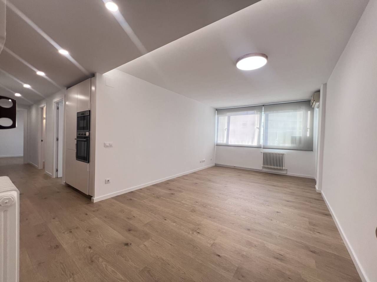 Living room of Flat to rent in Girona Capital  with Air Conditioner, Heating and Parquet flooring