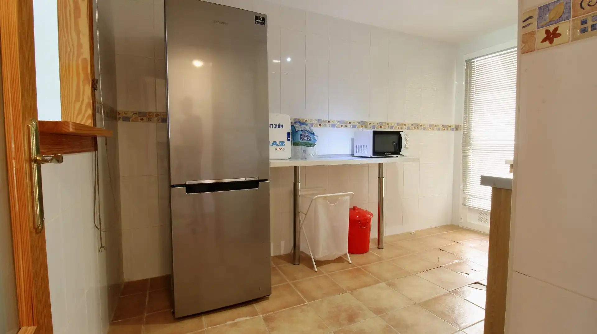 Cuina de Pis en venda en Roquetas de Mar amb Terrassa, Moblat i Piscina comunitària