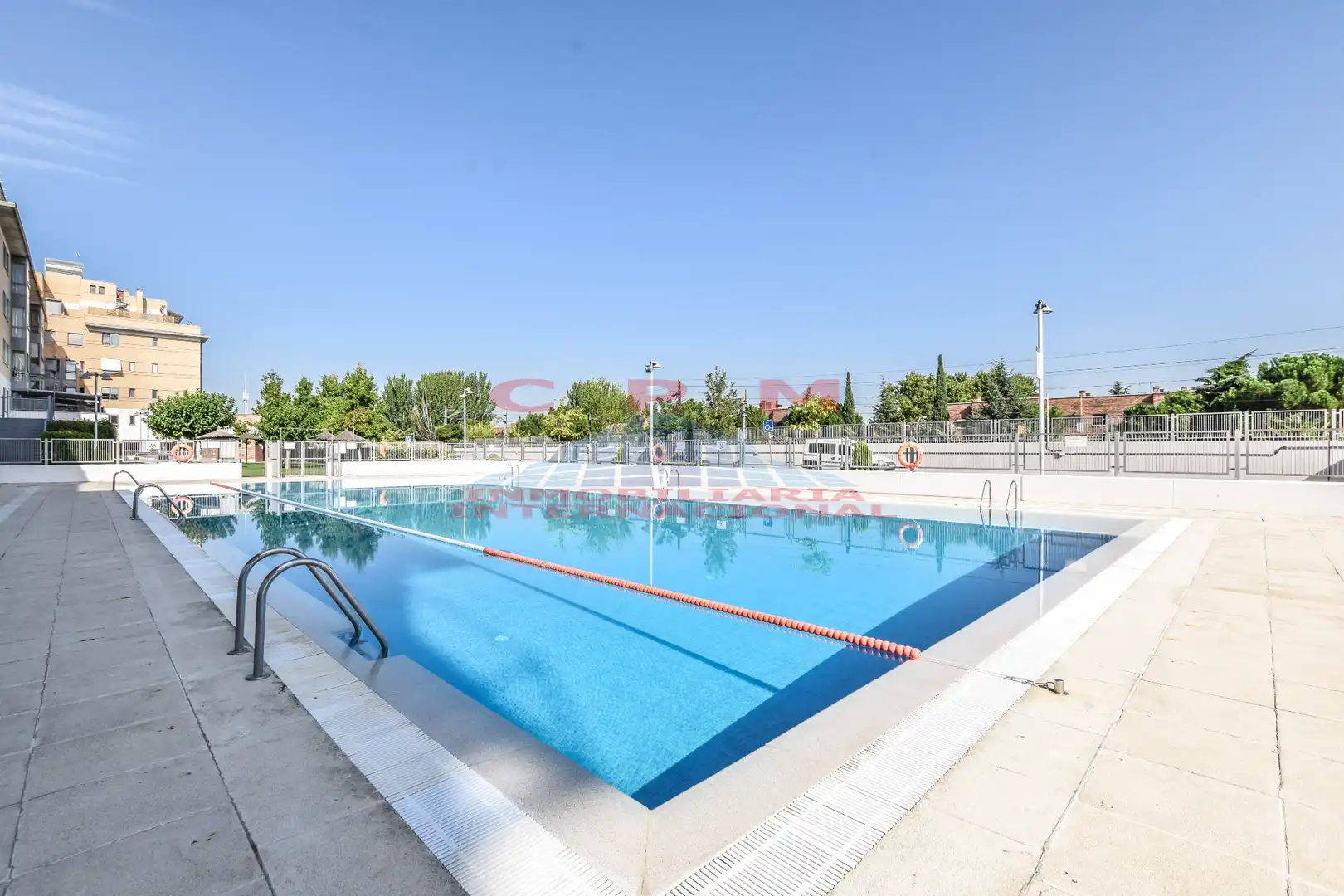 Schwimmbecken von Wohnung zur Miete in Madrid mit Klimaanlage, Heizung und Parkett