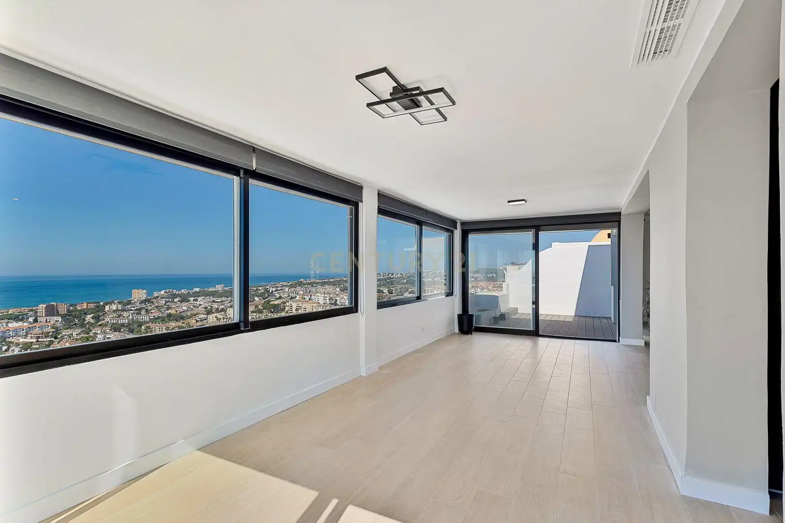 Sala d'estar de Apartament en venda en Mijas amb Aire condicionat i Alarma
