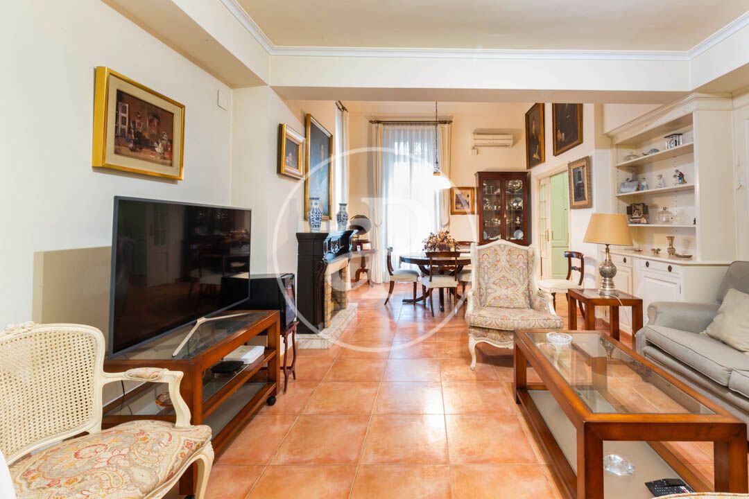 Sala d'estar de Casa adosada en venda en Godella amb Aire condicionat, Calefacció i Jardí privat