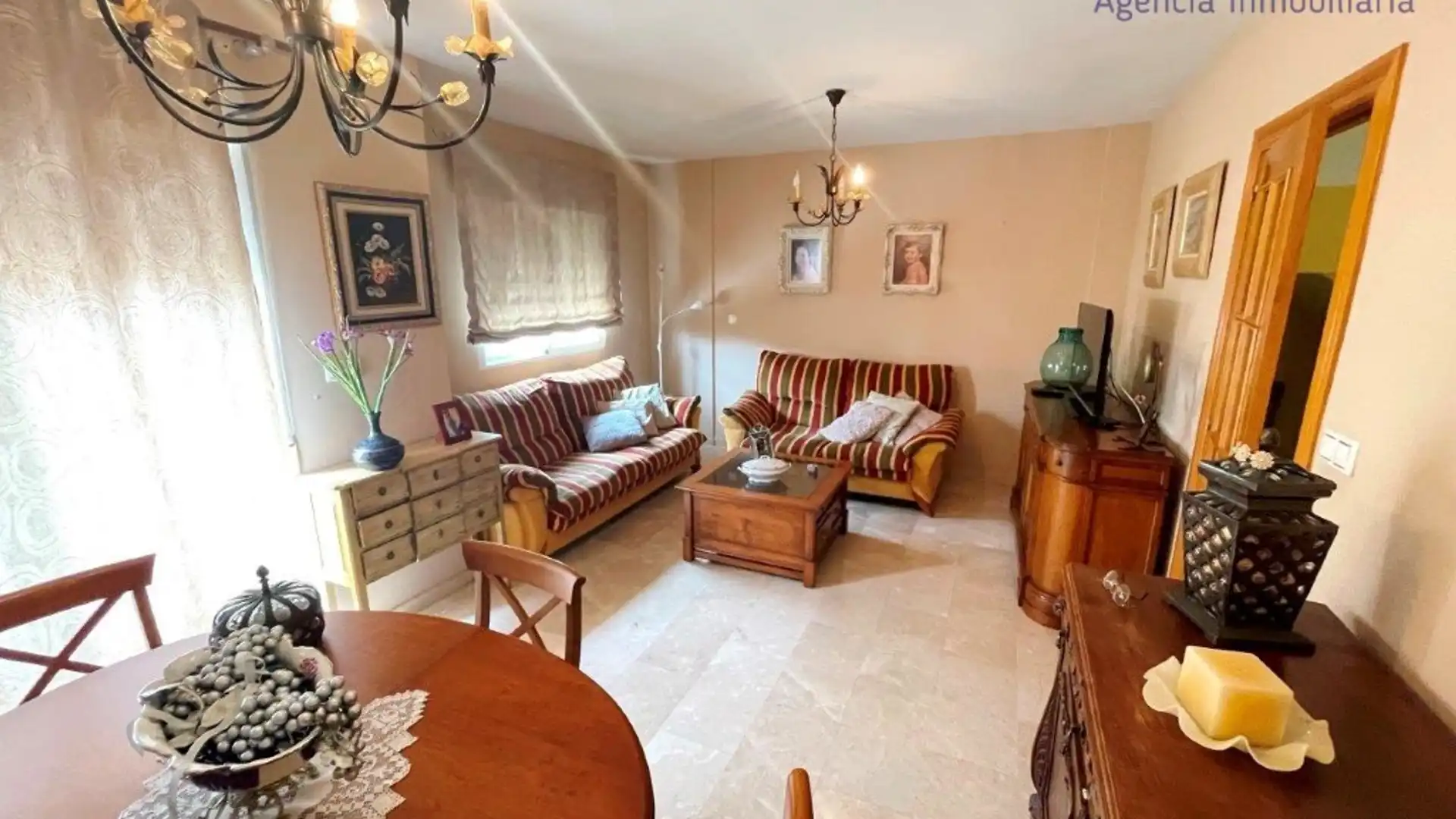 Wohnzimmer von Einfamilien-Reihenhaus zum Verkauf in Almuñécar