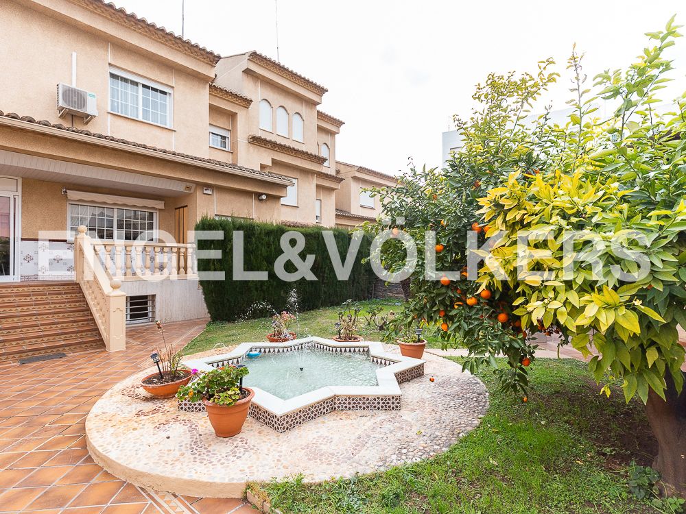 Garden of House or chalet for sale in Aldaia  with Air Conditioner, Heating and Private garden