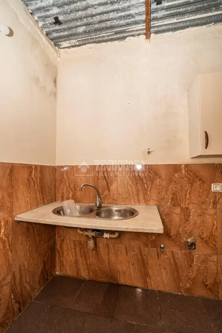 Bany de Casa adosada en venda en Linares amb Aire condicionat i Terrassa