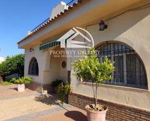 Exterior view of House or chalet for sale in Chiclana de la Frontera  with Air Conditioner, Heating and Private garden