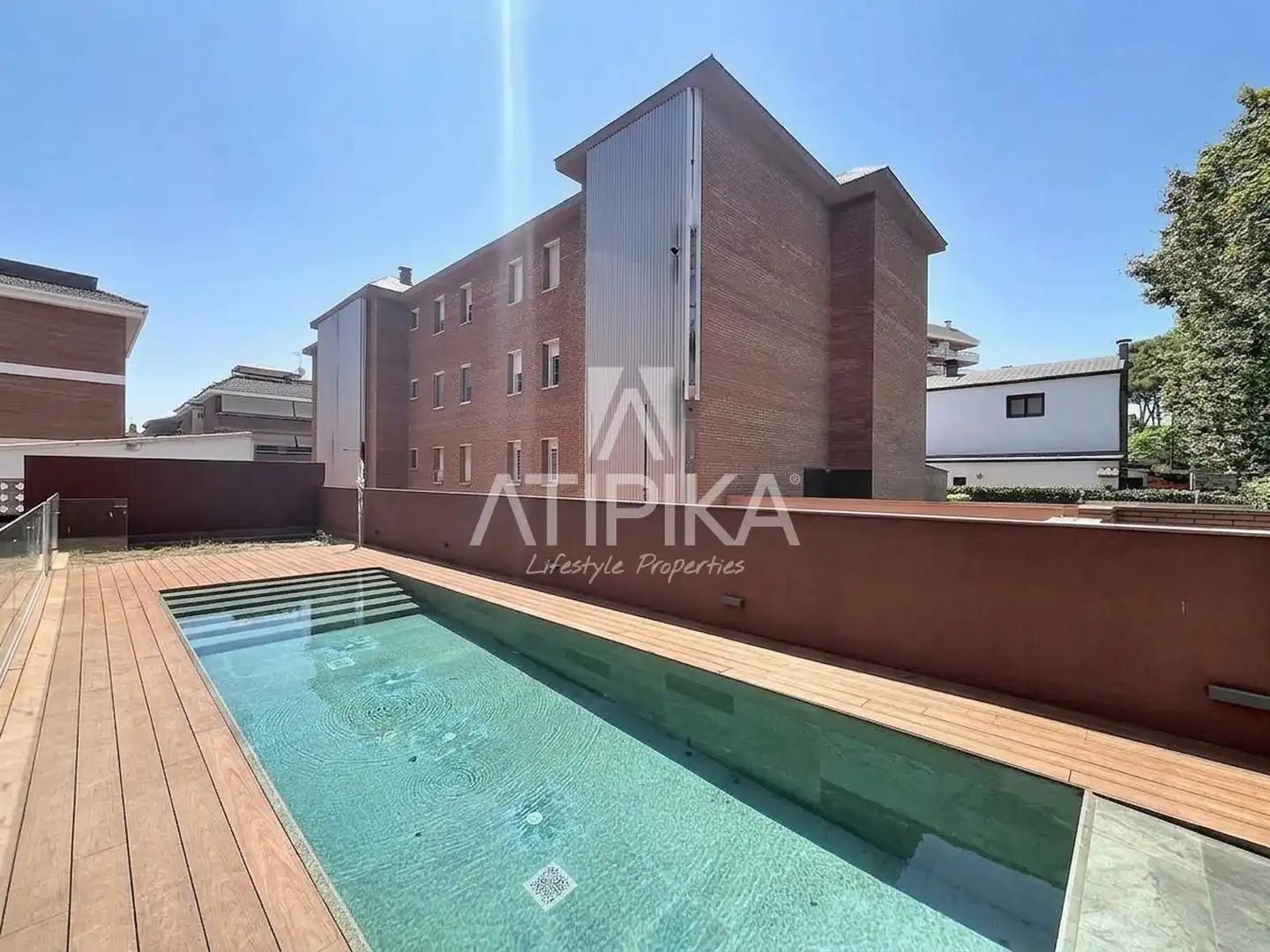 Piscina de Ático en venta en Castelldefels con Aire acondicionado, Calefacción y Horno