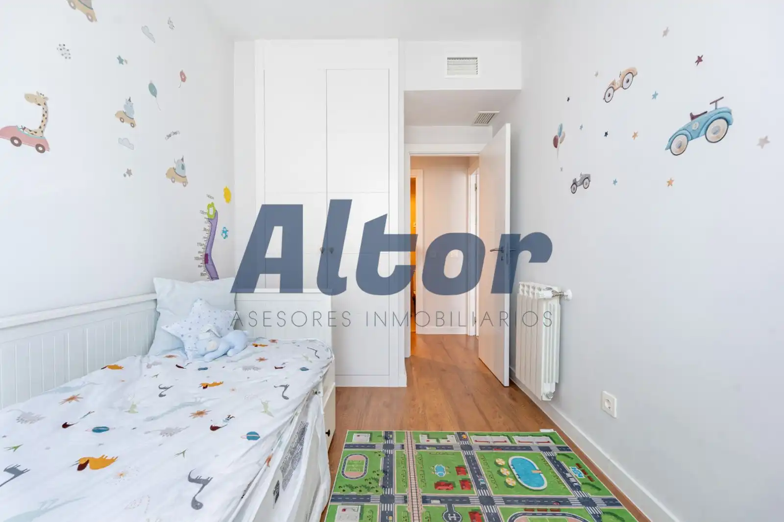 Bedroom of Flat for sale in Madrid  with Air Conditioner, Heating and Terrace
