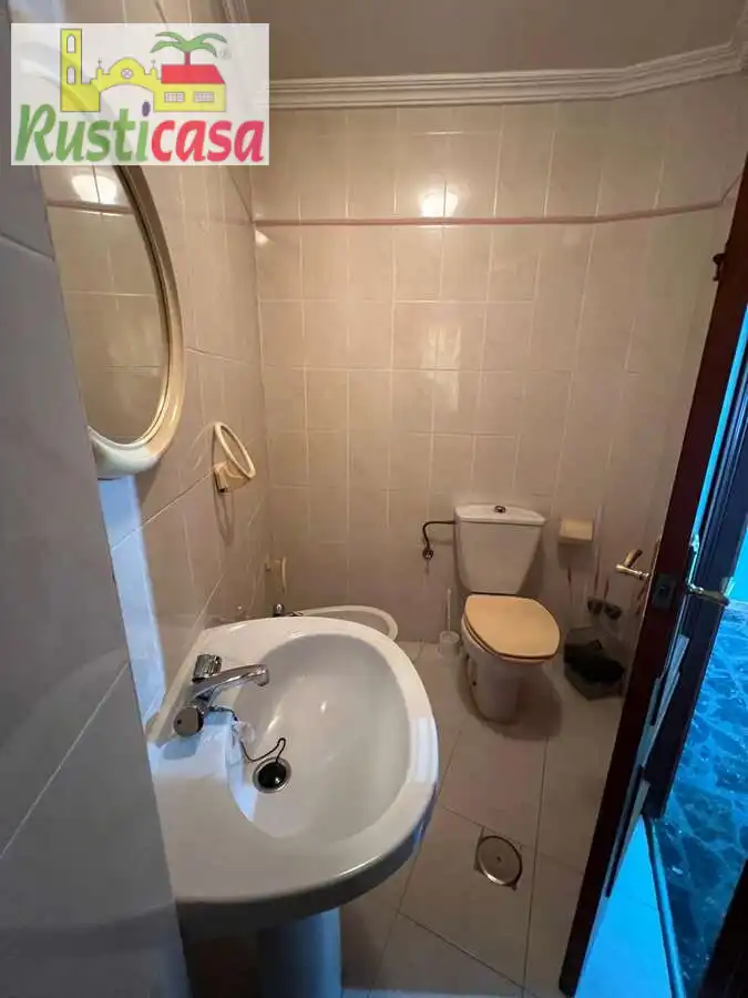 Baño de Piso en venta en Bailén con Aire acondicionado, Calefacción y Amueblado