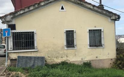 Vista exterior de Casa adosada en venda en Avilés