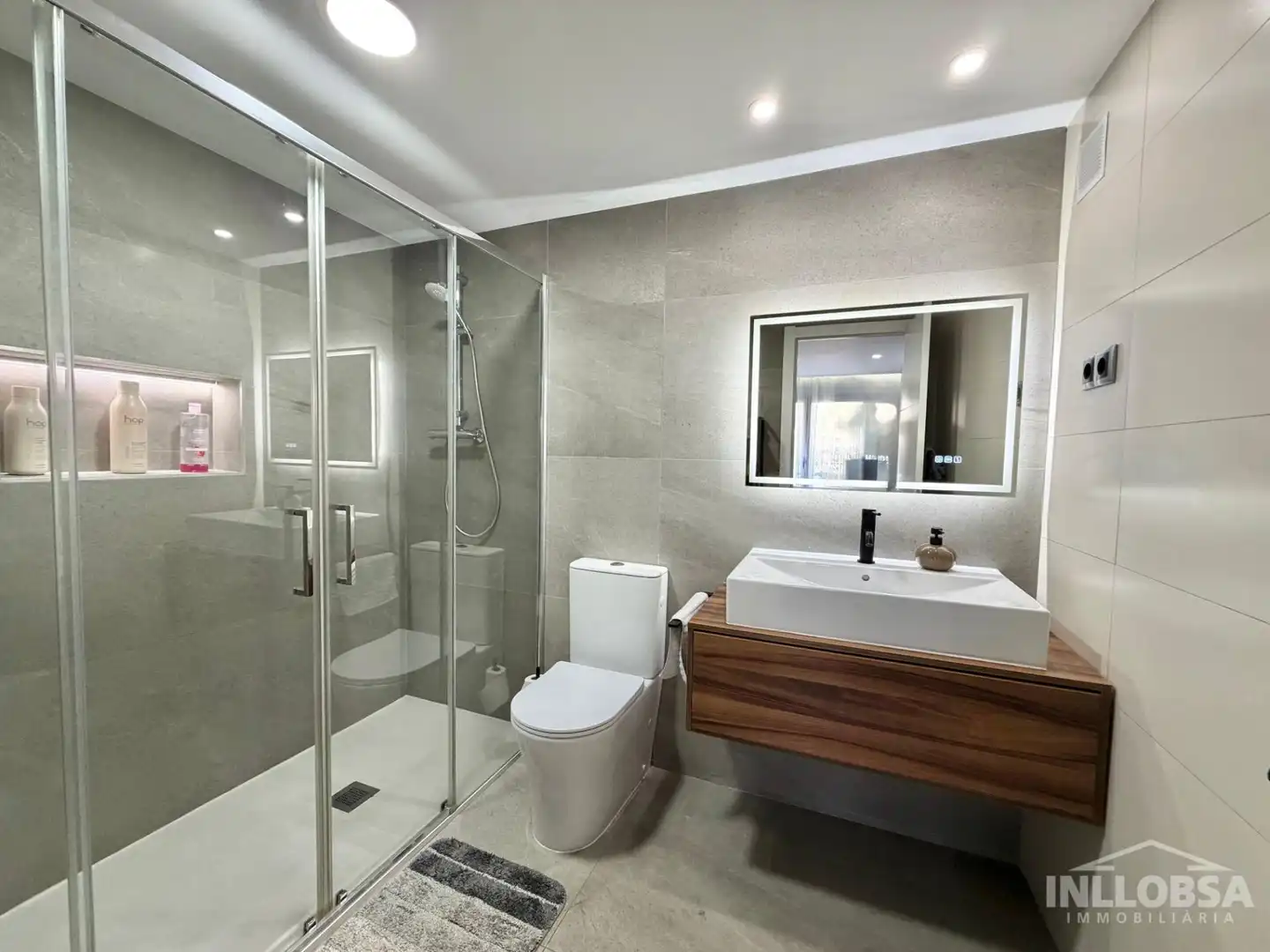 Baño de Piso en venta en Manresa con Calefacción, Parquet y Terraza