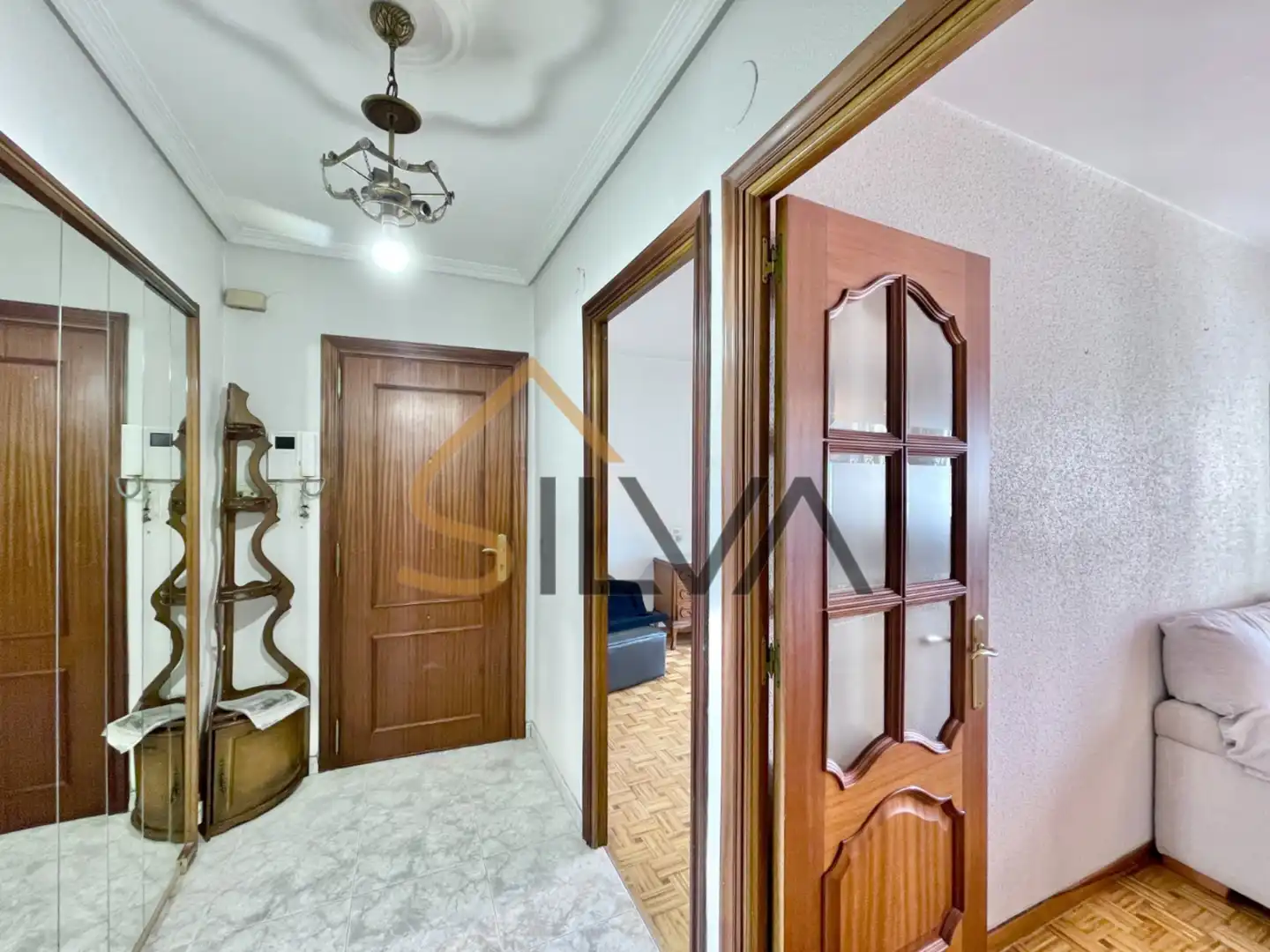 Piso en venta en Lugo con Calefacción, Parquet y Internet