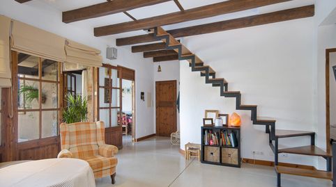 Casa de pueblo reformada en estilo mallorquín moderno con gran garaje y jardín, image 3