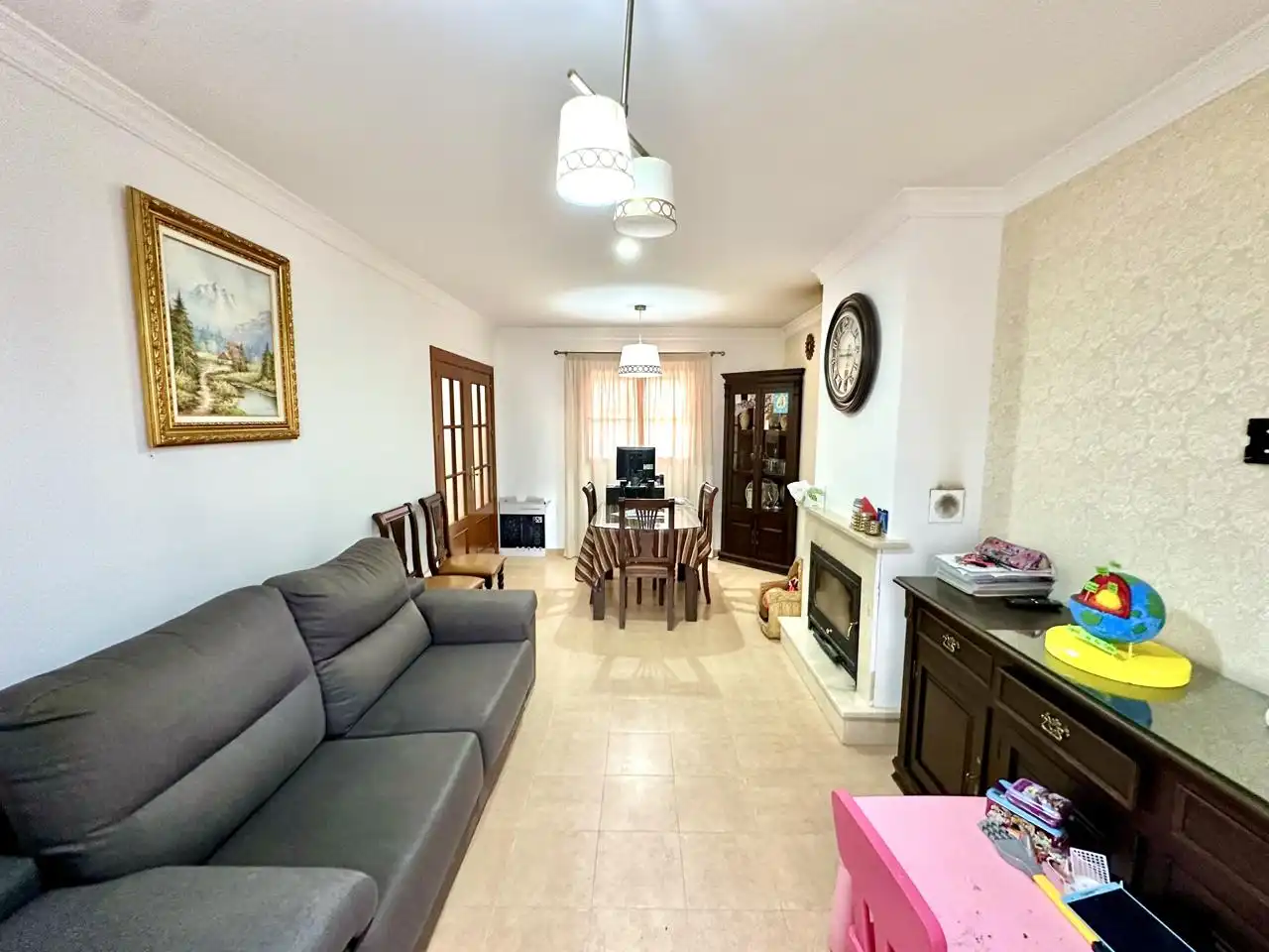 Sala d'estar de Casa adosada en venda en Sierra de Yeguas amb Terrassa
