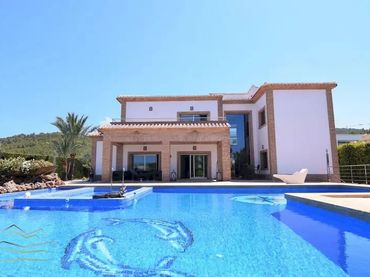 Villa avec piscine à vendre à Partides comunes - Adsubia