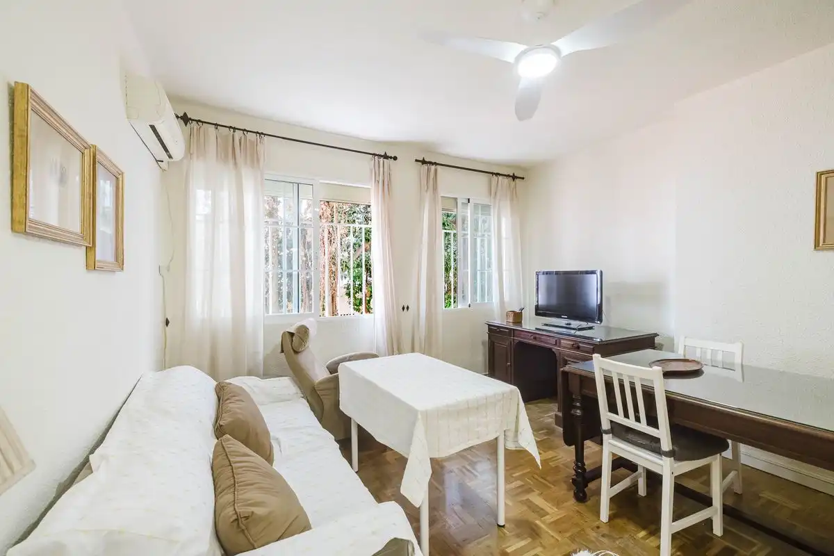 Flat for rent in Calle República Argentina, Limonar