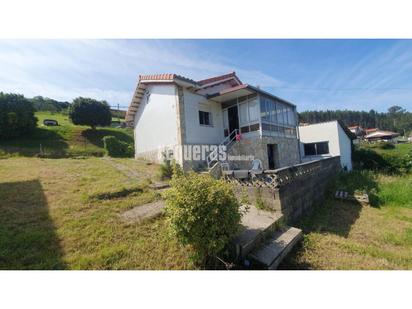 Vista exterior de Casa o xalet en venda en Castrillón amb Calefacció
