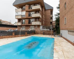 Piscina de Pis en venda en Majadahonda amb Aire condicionat, Calefacció i Terrassa