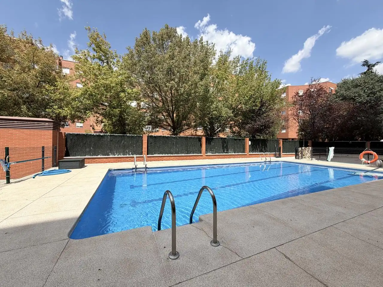 Swimming pool of Flat for sale in Torrejón de Ardoz  with Air Conditioner, Heating and Parquet flooring