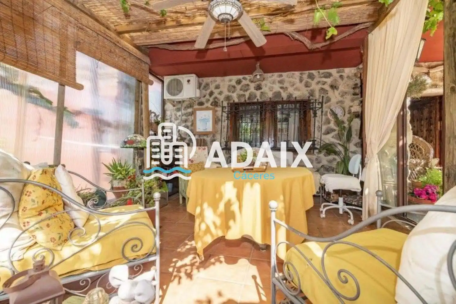 Jardí de Casa o xalet en venda en Cáceres amb Aire condicionat i Terrassa