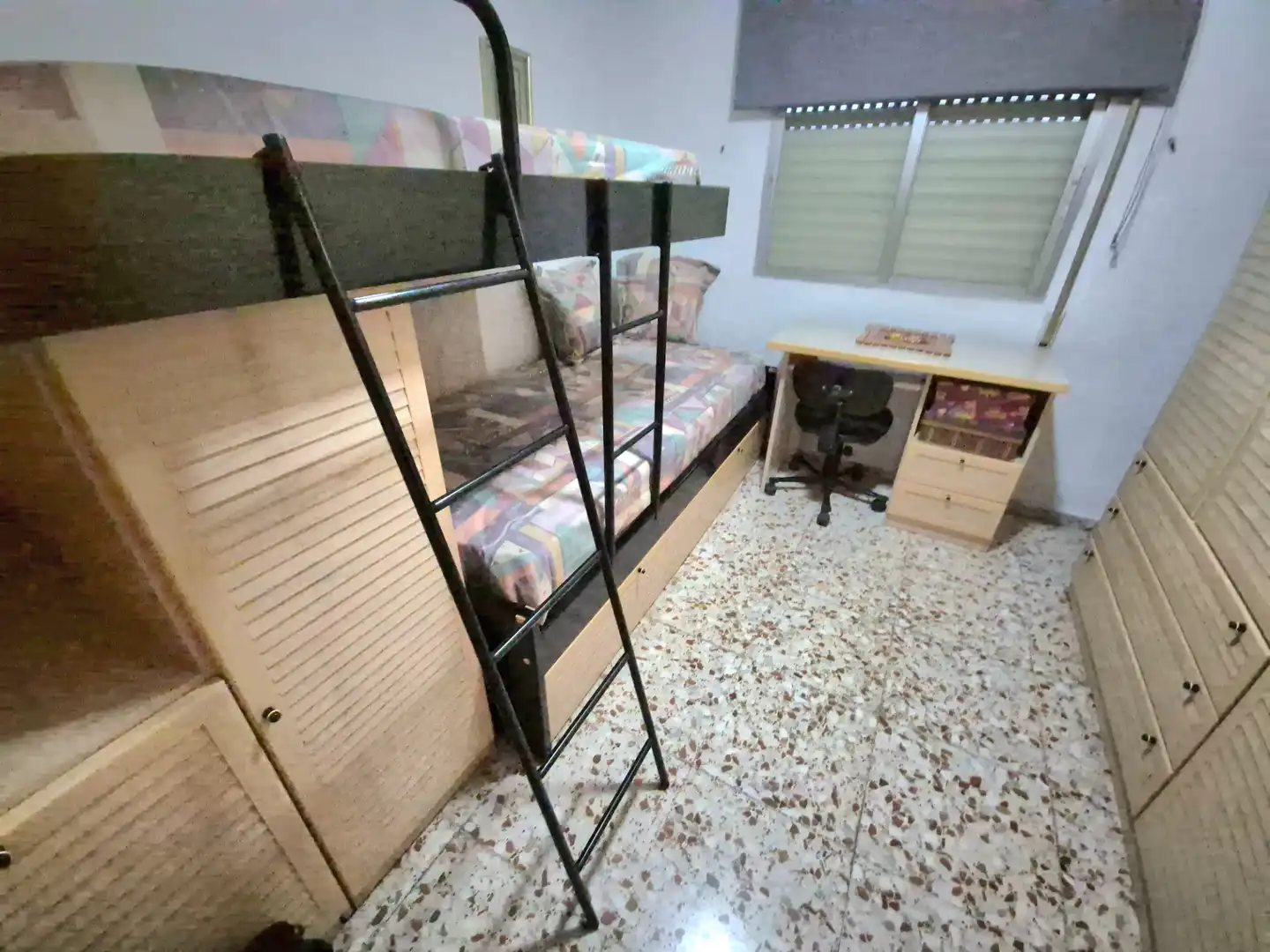 Schlafzimmer von Wohnung zur Miete in Elche / Elx mit Terrasse, Möbliert und Ofen