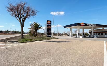 Vista exterior de Local en venda en Madridejos amb Aire condicionat i Alarma