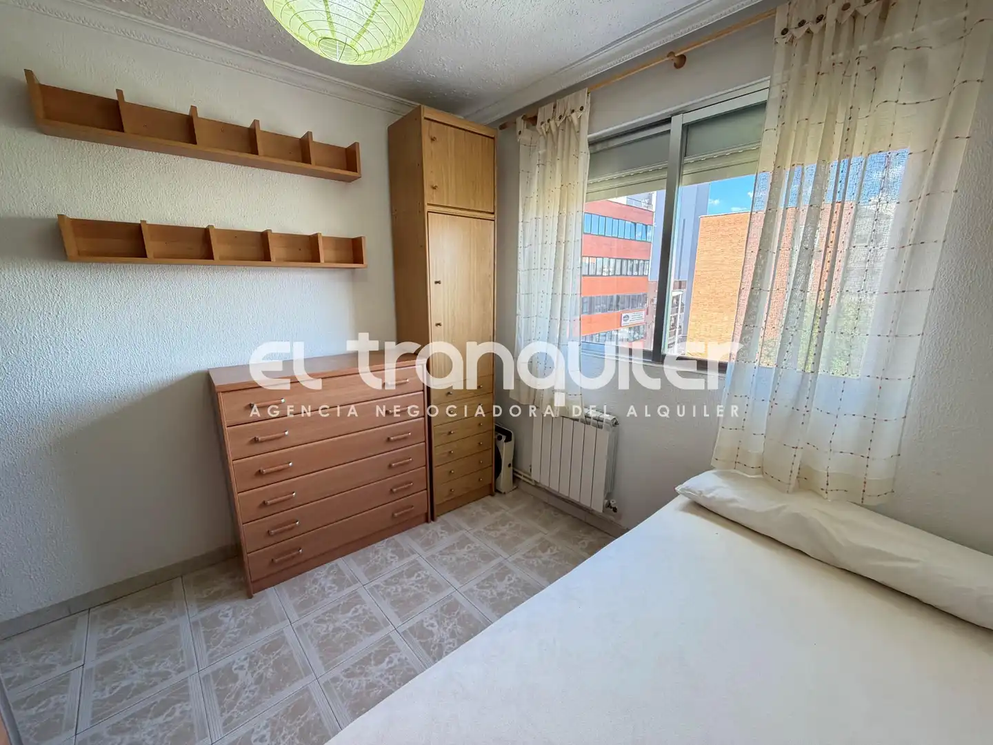 Habitación de Piso de alquiler en Fuenlabrada con Parquet, Amueblado y Lavadora